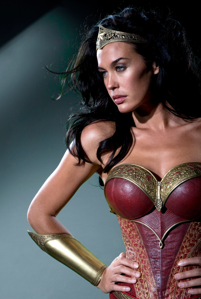 Illustration for article titled This Is What Wonder Woman Would Have Looked Like in George Miller's Justice League